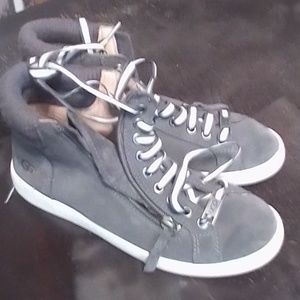 Ladies zip up Uggs
